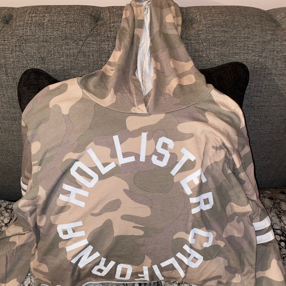Hollister Crop Top